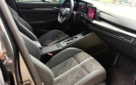 Volkswagen Golf VIII, 2023 год, 1 990 000 рублей, 17 фотография