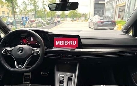 Volkswagen Golf VIII, 2023 год, 1 990 000 рублей, 15 фотография