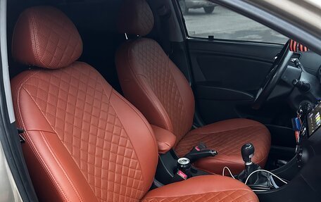 Hyundai Solaris II рестайлинг, 2012 год, 900 000 рублей, 6 фотография