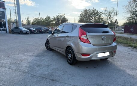 Hyundai Solaris II рестайлинг, 2012 год, 900 000 рублей, 5 фотография