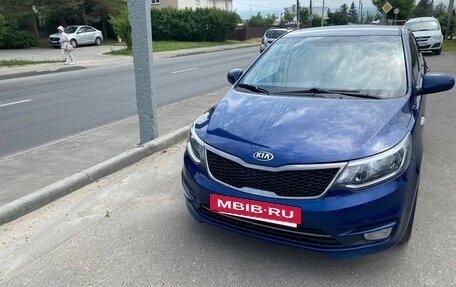 KIA Rio III рестайлинг, 2015 год, 990 000 рублей, 3 фотография