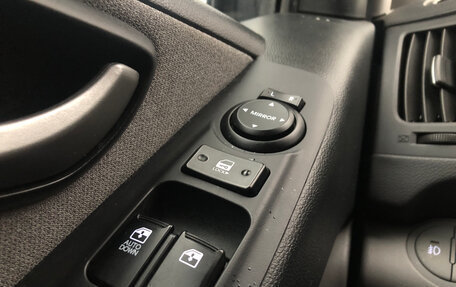 Hyundai H-1 II рестайлинг, 2019 год, 3 150 000 рублей, 16 фотография