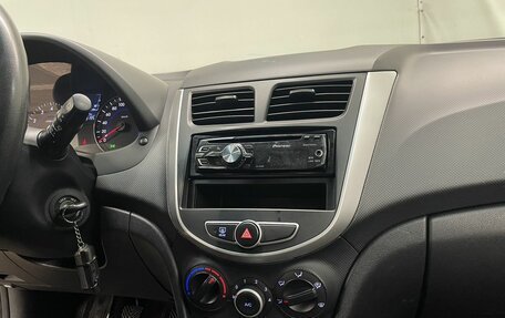 Hyundai Solaris II рестайлинг, 2012 год, 770 000 рублей, 17 фотография