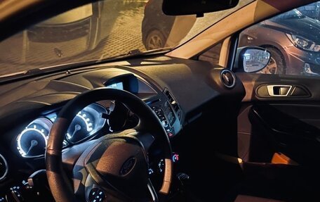 Ford Fiesta, 2016 год, 900 000 рублей, 3 фотография