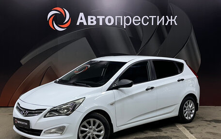Hyundai Solaris II рестайлинг, 2015 год, 900 000 рублей, 1 фотография
