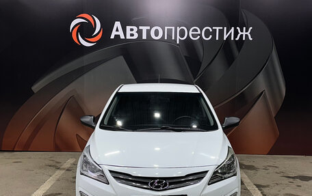 Hyundai Solaris II рестайлинг, 2015 год, 900 000 рублей, 2 фотография