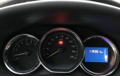 Renault Sandero II рестайлинг, 2015 год, 798 000 рублей, 19 фотография