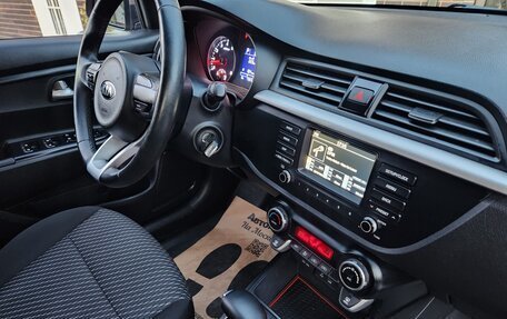 KIA Rio IV, 2018 год, 1 499 000 рублей, 13 фотография