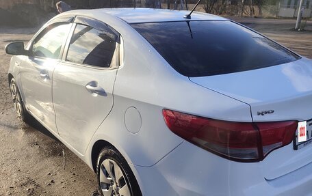 KIA Rio III рестайлинг, 2015 год, 550 000 рублей, 3 фотография