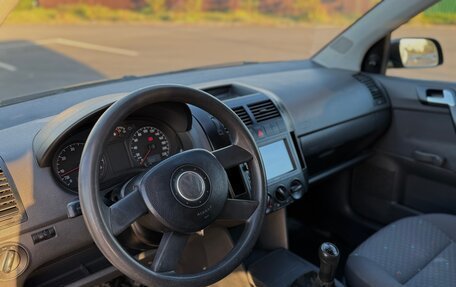 Volkswagen Polo IV рестайлинг, 2003 год, 230 000 рублей, 21 фотография