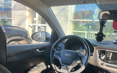 Hyundai Solaris II рестайлинг, 2017 год, 1 200 000 рублей, 6 фотография