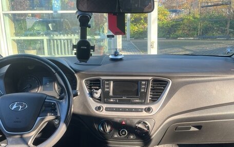 Hyundai Solaris II рестайлинг, 2017 год, 1 200 000 рублей, 5 фотография