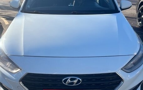 Hyundai Solaris II рестайлинг, 2017 год, 1 200 000 рублей, 2 фотография