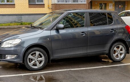 Skoda Fabia II, 2013 год, 800 000 рублей, 1 фотография