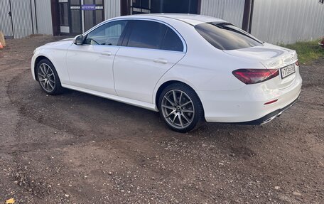 Mercedes-Benz E-Класс, 2022 год, 4 300 000 рублей, 2 фотография
