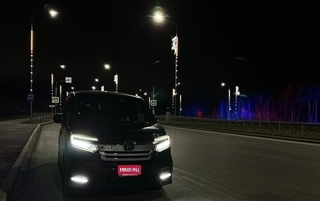 Honda Stepwgn IV, 2018 год, 2 300 000 рублей, 3 фотография