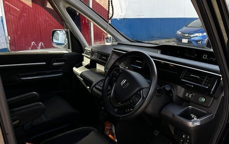 Honda Stepwgn IV, 2018 год, 2 300 000 рублей, 16 фотография