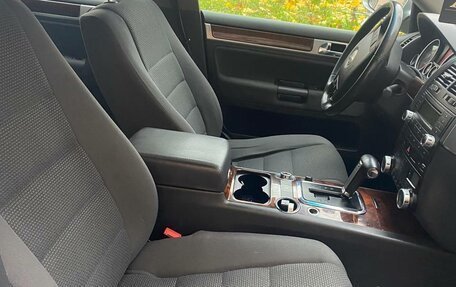 Volkswagen Touareg III, 2007 год, 850 000 рублей, 10 фотография