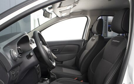 Renault Logan II, 2022 год, 1 620 000 рублей, 9 фотография