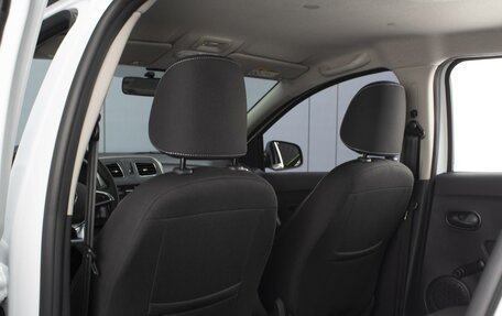 Renault Logan II, 2022 год, 1 620 000 рублей, 11 фотография