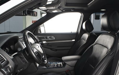 Ford Explorer VI, 2017 год, 2 810 000 рублей, 9 фотография