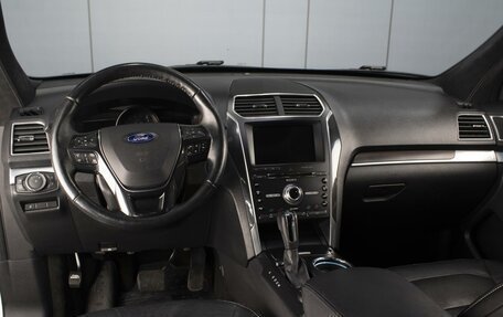 Ford Explorer VI, 2017 год, 2 810 000 рублей, 6 фотография