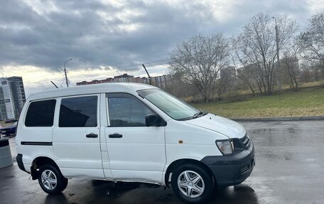 Toyota Town Ace III, 2002 год, 340 000 рублей, 2 фотография