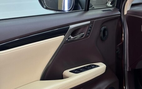 Lexus RX IV рестайлинг, 2019 год, 4 550 000 рублей, 11 фотография