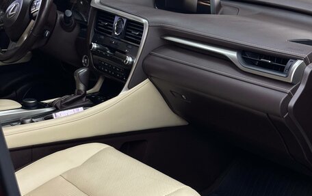 Lexus RX IV рестайлинг, 2019 год, 4 550 000 рублей, 10 фотография