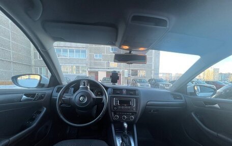 Volkswagen Jetta VI, 2013 год, 900 000 рублей, 10 фотография