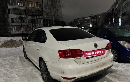 Volkswagen Jetta VI, 2013 год, 900 000 рублей, 7 фотография