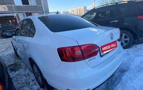 Volkswagen Jetta VI, 2013 год, 900 000 рублей, 18 фотография