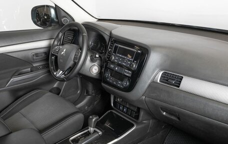 Mitsubishi Outlander III рестайлинг 3, 2018 год, 2 078 700 рублей, 4 фотография