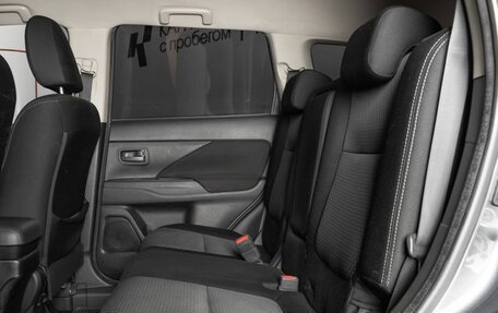 Mitsubishi Outlander III рестайлинг 3, 2018 год, 2 078 700 рублей, 14 фотография