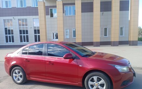 Chevrolet Cruze II, 2010 год, 780 000 рублей, 3 фотография