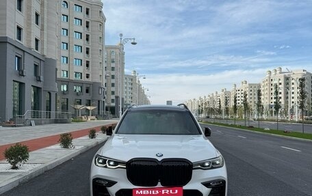BMW X7, 2021 год, 7 500 000 рублей, 38 фотография