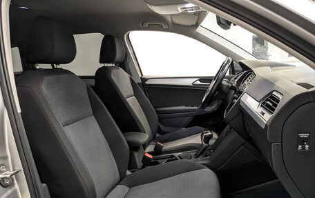 Volkswagen Tiguan II, 2021 год, 2 695 000 рублей, 23 фотография