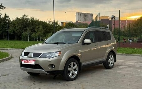 Mitsubishi Outlander III рестайлинг 3, 2006 год, 1 000 000 рублей, 1 фотография