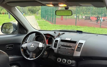 Mitsubishi Outlander III рестайлинг 3, 2006 год, 1 000 000 рублей, 10 фотография