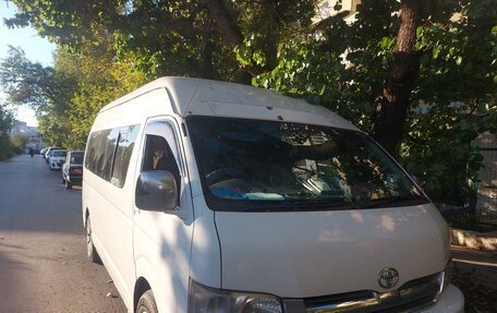 Toyota HiAce H200, 2005 год, 1 900 000 рублей, 1 фотография