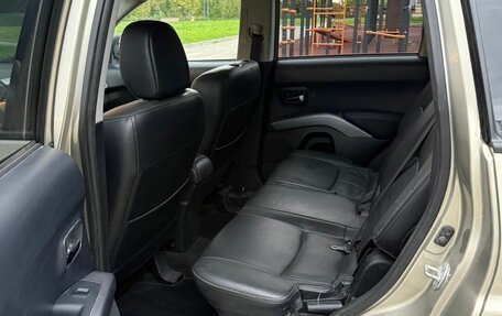 Mitsubishi Outlander III рестайлинг 3, 2006 год, 1 000 000 рублей, 9 фотография