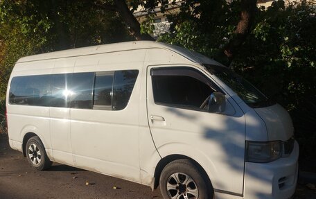 Toyota HiAce H200, 2005 год, 1 900 000 рублей, 2 фотография
