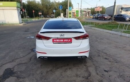 Hyundai Elantra VI рестайлинг, 2017 год, 900 000 рублей, 1 фотография