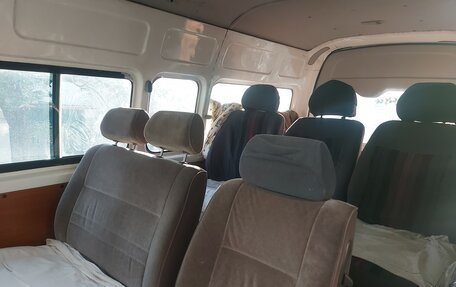 Toyota HiAce H200, 2005 год, 1 900 000 рублей, 5 фотография