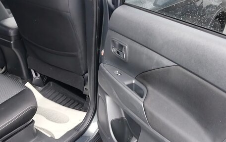 Mitsubishi Outlander III рестайлинг 3, 2018 год, 1 750 000 рублей, 6 фотография