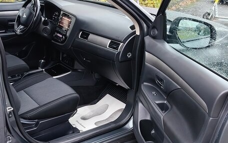 Mitsubishi Outlander III рестайлинг 3, 2018 год, 1 750 000 рублей, 5 фотография