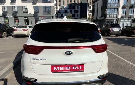 KIA Sportage IV рестайлинг, 2020 год, 2 700 000 рублей, 5 фотография