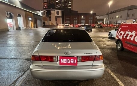 Toyota Camry, 2000 год, 550 000 рублей, 3 фотография