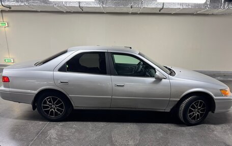 Toyota Camry, 2000 год, 550 000 рублей, 9 фотография