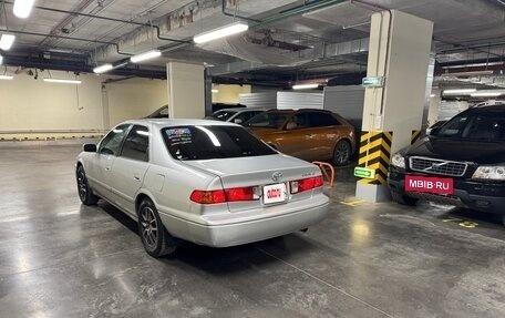 Toyota Camry, 2000 год, 550 000 рублей, 14 фотография